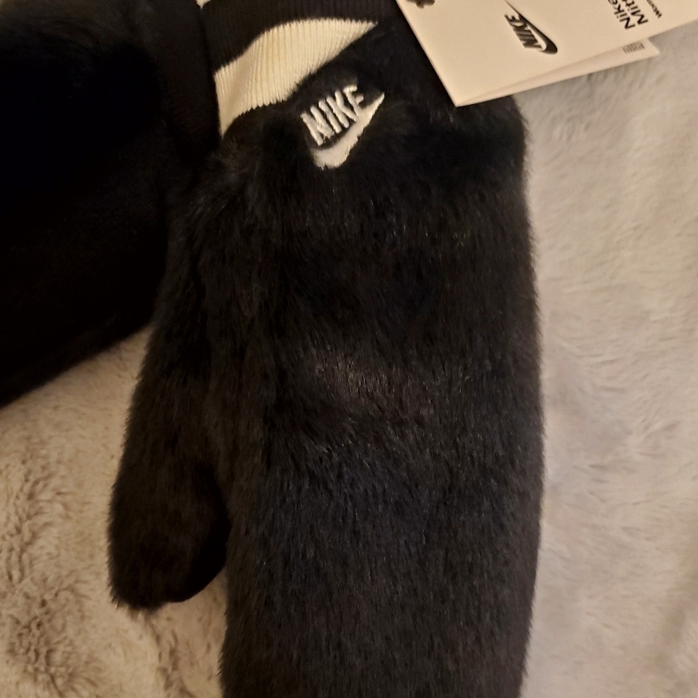 Nike Black Faux Fur Mittens Size XS-S NWT - Picture 2 of 5
